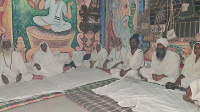 মেলায় দেশের বিভিন্ন প্রান্ত থেকে লালন ভক্তরা এসেছেন