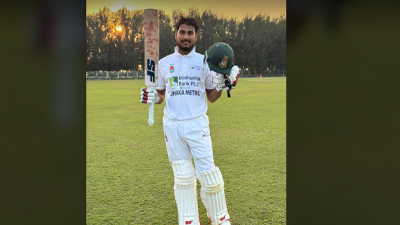 সেঞ্চুরি পেয়েছেন নাঈম শেখ।