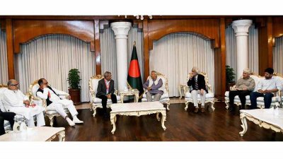 প্রধান উপদেষ্টার সঙ্গে বিএনপির প্রতিনিধি দলের বৈঠক, ছবি: প্রধান উপদেষ্টার প্রেস উইং