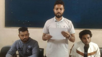 বুধবার বিকালে প্রেসক্লাব যশোরে সংবাদ সম্মেলন করে পদত্যাগের ঘোষণা দেন বৈষম্যবিরোধী ছাত্র আন্দোলনের যুগ্ম আহ্বায়ক মাসুম বিল্লাহ