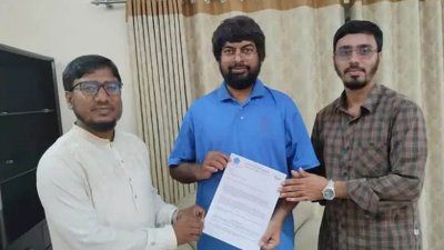 শাবিপ্রবি উপাচার্যের কাছে স্মারকলিপি দেওয়ার মধ্য দিয়ে প্রকাশ্যে এসেছেন শাখা ছাত্রশিবির সভাপতি ও সাধারণ সম্পাদক