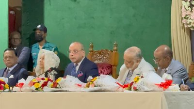 নবীন আইনজীবীদের কর্মশালায় বক্তব্য রাখছেন প্রধান বিচারপতি ড. সৈয়দ রেফাত আহমেদ