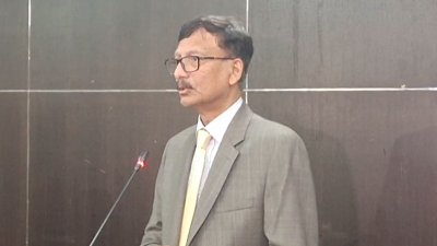 সেমিনারে বক্তব্য রাখছেন পররাষ্ট্র উপদেষ্টা মো. তৌহিদ হোসেন
