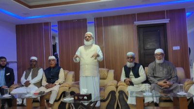 সাতক্ষীরা সার্কিট হাউজে এক মতবিনিময়ে বক্তব্য দেন জামায়াত আমির