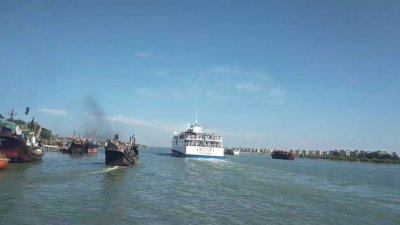 ৬৫৩ যাত্রী নিয়ে বার আউলিয়ার জাহাজের যাত্রা