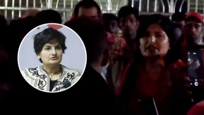 রাজধানীর কাওরান বাজার এলাকার একটি অফিস থেকে বের হলে মুন্নী সাহাকে ঘিরে ধরে স্থানীয়রা (ছবি: সংগৃহীত), ইনসেটে ফাইল ছবি