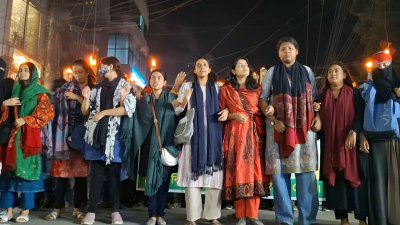 ভারতের আগরতলায় বাংলাদেশের সহকারী হাইকমিশনে হামলার প্রতিবাদে টাঙ্গাইলে মশাল মিছিল করেছে বৈষম্যবিরোধী ছাত্র-জনতা