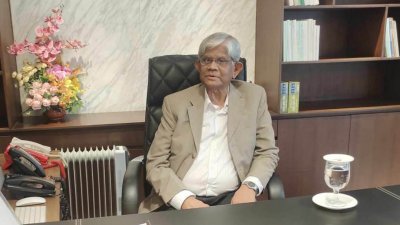 অর্থ উপদেষ্টা সালেহউদ্দিন আহমেদ (ফাইল ছবি)