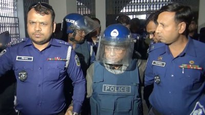 আবুল কালাম আজাদকে গ্রেফতার দেখিয়ে কারাগারে পাঠানো হয়েছে