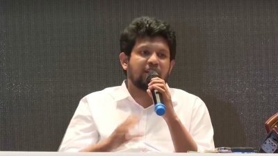 অন্তর্বর্তী সরকারের উপদেষ্টা মাহফুজ আলম। ছবি: সংগৃহীত