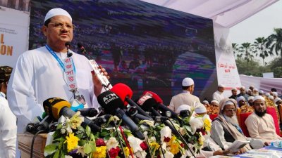 বক্তব্য দিচ্ছেন ইসলামী আন্দোলনের আমির মুফতি সৈয়দ মুহাম্মাদ রেজাউল করীম। ছবি: নাসিরুল ইসলাম
