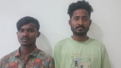 আটক দুই যুবক