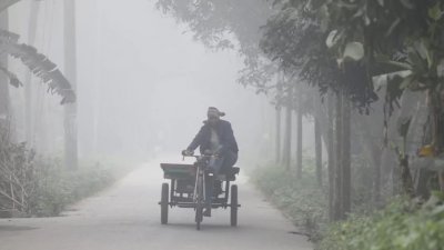 খেটে খাওয়া মানুষের ভোগান্তি