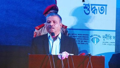 আলোচনা সভায় বক্তব্য রাখছেন আইন, বিচার ও সংসদ বিষয়ক উপদেষ্টা ড. আসিফ নজরুল