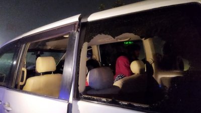 কেন্দ্রীয় সমন্বয়কদের গাড়িবহরে হামলা