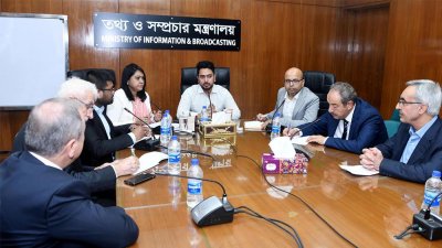 তথ্য ও সম্প্রচার উপদেষ্টা মো. নাহিদ ইসলামের সঙ্গে সাক্ষঅৎ করেন তুরস্কভিত্তিক আন্তর্জাতিক জুরিস্ট ইউনিয়নের প্রতিনিধিদলের সদস্যরা