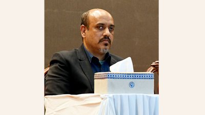 প্রেস ব্রিফিংয়ে প্রধান উপদেষ্টার উপ-প্রেস সচিব আবুল কালাম আজাদ মজুমদার