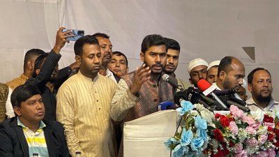বক্তব্য রাখছেন নুরুল হক নুর