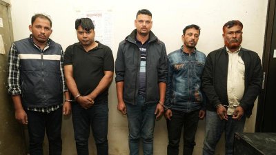 গ্রেফতার পাঁচ `ডাকাত সদস্য‘