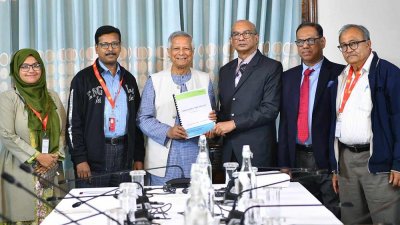 প্রধান উপদেষ্টা অধ্যাপক মুহাম্মদ ইউনূসের কাছে একটি ‘অন্তর্বর্তী প্রতিবেদন’ জমা দিয়েছে গুম সংক্রান্ত তদন্ত কমিশন