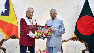জোসে রামোস হোর্তা ও  ড. মুহাম্মদ ইউনূস