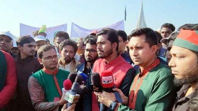 জাতীয় স্মৃতিসৌধে বীর শহীদদের প্রতি শ্রদ্ধা নিবেদন শেষে সাংবাদিকদের সঙ্গে কথা বলেন নুরুল হক নুর