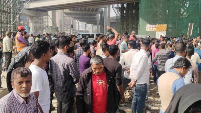 তেজগাঁওয়ে রেলপথ অবরোধ