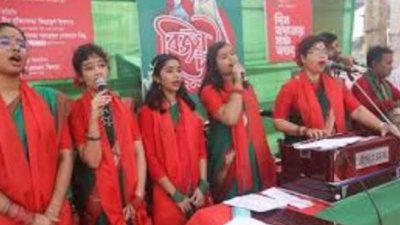 দিনব্যাপী বিজয় উৎসব ও সাংস্কৃতিক অনুষ্ঠানে আপত্তির মুখে পূর্বনির্ধারিত পরিবেশনা উপস্থাপন করতে পারেনি উদীচী শিল্পীগোষ্ঠী