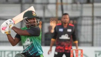 মাহফুজুরের দারুণ প্রচেষ্টা বৃথা গেছে