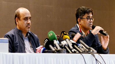 বক্তব্য দিচ্ছেন প্রধান উপদেষ্টার প্রেস সচিব শফিকুল আলম