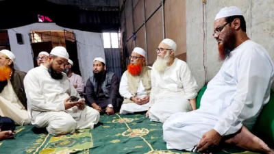 কাকরাইলে মারকাজ মসজিদে গিয়ে দায়িত্বশীলদের সাথে আলোচনা করেন মুহাম্মাদ ফয়জুল করীম