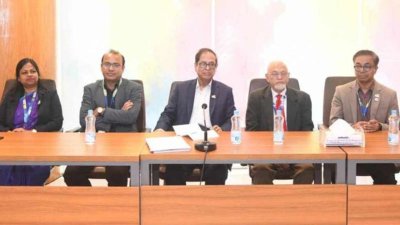 ডিন‌স অ্যাওয়ার্ড প্রদান অনুষ্ঠানে প্রধান অতিথির বক্তব্যে ড. মো. আমিনুল ইসলাম এসব কথা বলেন