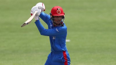ক্যারিয়ারের প্রথম সেঞ্চুরি পেয়েছেন অটল।