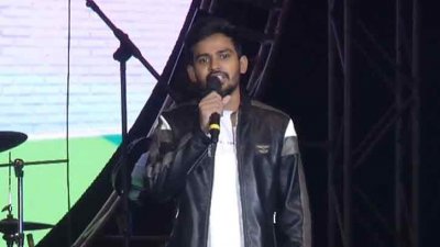 মঞ্চে দাঁড়িয়ে বিপিএলের উদ্বোধন ঘোষণা করেন আসিফ