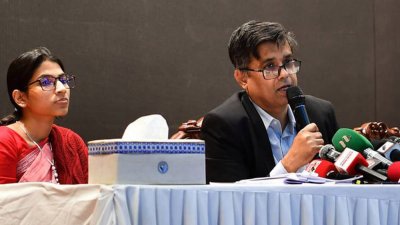 ব্রিফ্রিংয়ে প্রধান উপদেষ্টার প্রেস সচিব শফিকুল আলম