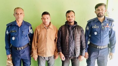 গ্রেফতার দুই যুবক