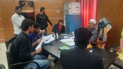 কুড়িগ্রাম জেনারেল হাসপাতাল পর্যবেক্ষণে বৈষম্যবিরোধী ছাত্রআন্দোলনের নেতাকর্মীরা