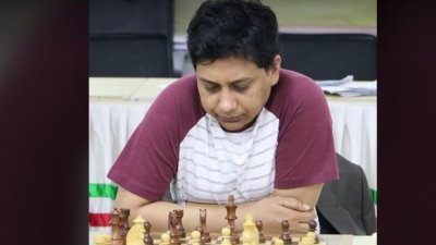 গ্র্যান্ডমাস্টার এনামুল হোসেন রাজীব।