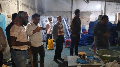 অবৈধ গ্যাস লাইন উচ্ছেদে কামরাঙ্গীরচরে তিতাসের ভ্রাম্যমাণ আদালত