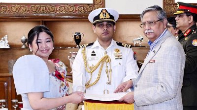রাষ্ট্রপতি মো. সাহাবুদ্দিনের সঙ্গে বাংলাদেশে নবনিযুক্ত ফিলিপাইনের রাষ্ট্রদূত নিনা পাদিলা কেইংলেট