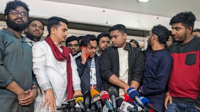 হঠাৎ বদলে গেলো দৃশ্যপট, ঘোষণাপত্রের বদলে ‘মার্চ ফর ইউনিটি’
