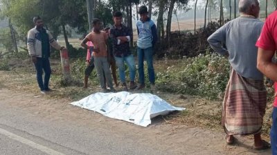 ঘটনাস্থলেই মোটরসাইকেল আরোহী আহমদ আলী সুমন নিহত হন