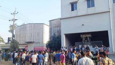 বন্ধ ঘোষণার এক সপ্তাহ পর চট্টগ্রামভিত্তিক শিল্পগোষ্ঠী এস আলম গ্রুপের নয়টি কারখানা আবারও খুলে দেওয়া হয়েছে