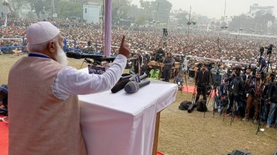 কুষ্টিয়া সরকারি কলেজ মাঠে কর্মী সম্মেলনে বক্তব্য দেন জামায়াত আমির