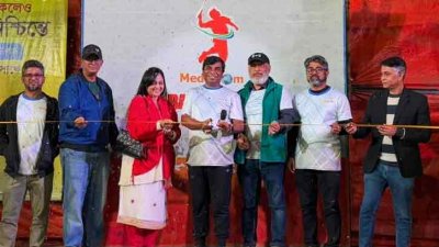 ব্যাডমিন্টন টুর্নামেন্টের উদ্বোধন