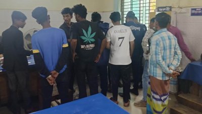 মুন্সীগঞ্জ সদর উপজেলার মিরকাদিম পলিটেকনিক ইনস্টিটিউটে ছাত্রদলের সঙ্গে নিষিদ্ধ সংগঠন ছাত্রলীগের সংঘর্ষে সাধারণ শিক্ষার্থীসহ নয় জন আহত
