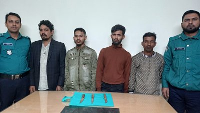 গ্রেফতার ৪ ছিনতাইকারী