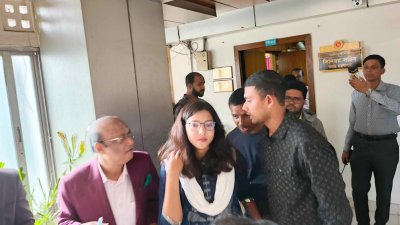 সিনিয়র সচিব ড. নাসিমুল গনির সঙ্গে দেখা করেন অব্যাহতিপ্রাপ্ত শিক্ষানবিশ উপ-পরিদর্শকরা