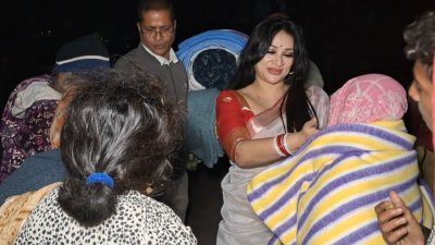 ডা. সাবরিনা আরিফ চৌধুরীর কম্বল বিতরণ