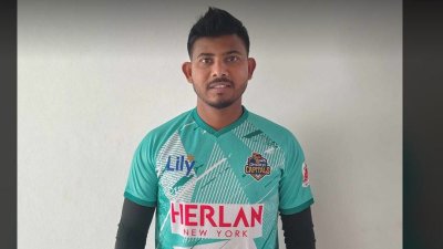 মোসাদ্দেক হোসেন।